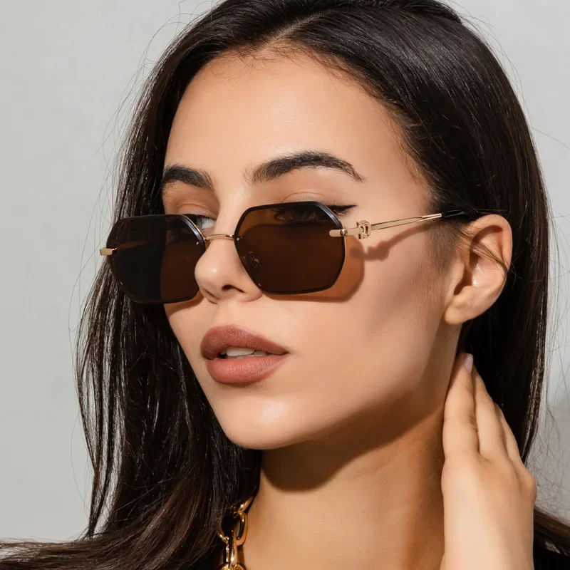

Новые модные многоугольные солнцезащитные очки с металлической оправой для женщин европейские и американские трендовые уличные солнцезащитные очки для выстрела солнцезащитные очки с перекрестными линзами