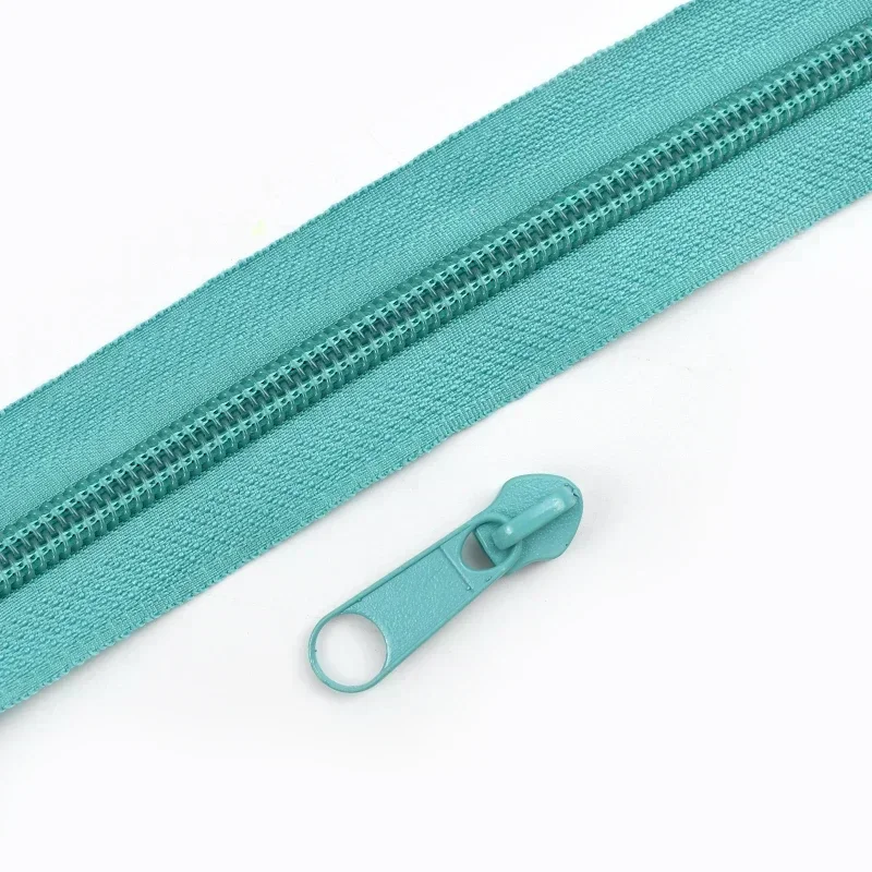 Rainbow Nylon Zipper with Slider Bags for Garment Decoration and Repair – Available in Multiple Lengths