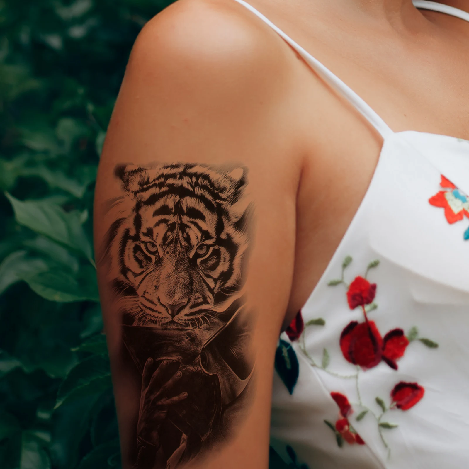 6 Sheets Temporary Tattoos Waterproof Decal Full Arm Tattooing Decals Craft Paper Fake Tattoo Sticker for Hand Arm Pattern