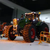 RTR 1/16 LESU 1050 RC Tractor 4X4 Metal Chassis Painted Assembled Model with Light Sound Differential Lock Cabin Servo RC Toys 1