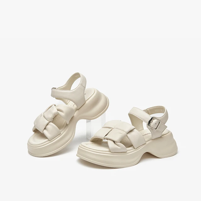 صندل نسائي من الجلد الطبيعي