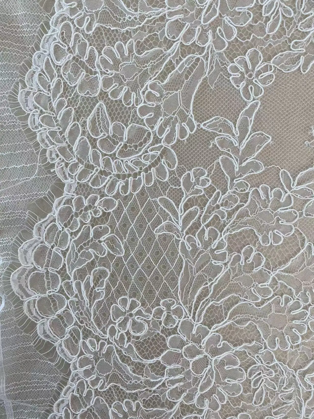 아이보리 색상의 꽃무늬 알렌콘 레이스 원단(야드 단위 판매), 웨딩드레스, DIY 재봉, 웨딩 레이스(스파이럴 가장자리)