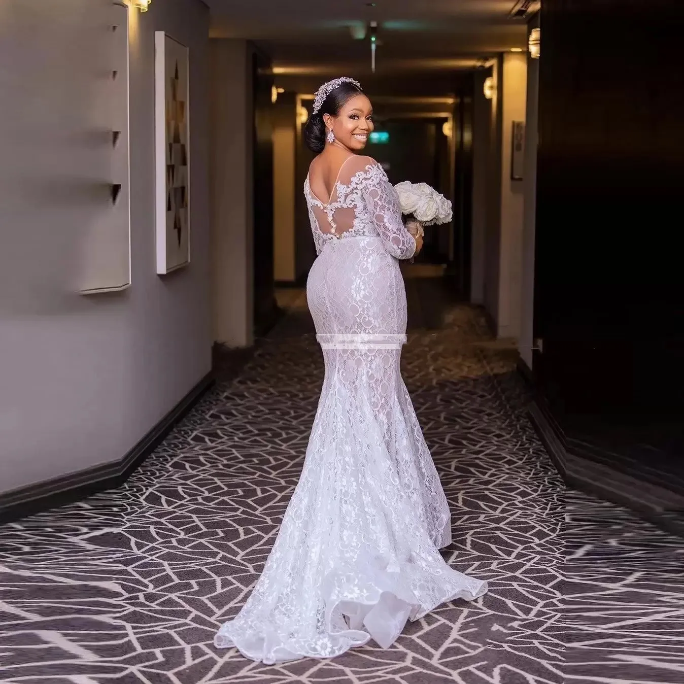 Рисунок 2 - Изящные белые кружевные свадебные