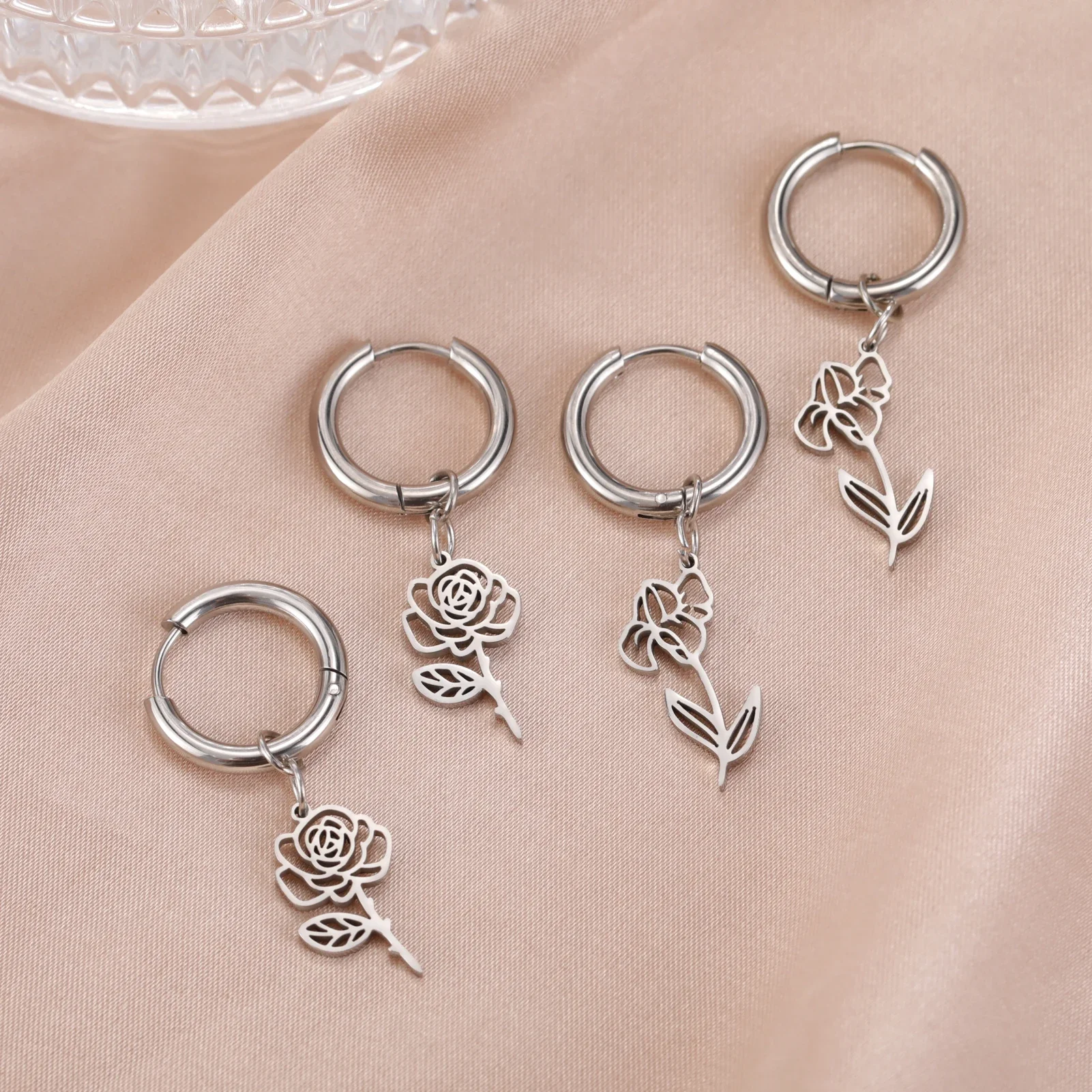 Orecchini a forma di fiore in acciaio inossidabile oro/argento - Orecchini da donna - Regalo di compleanno da donna - Orecchini estivi - Italia