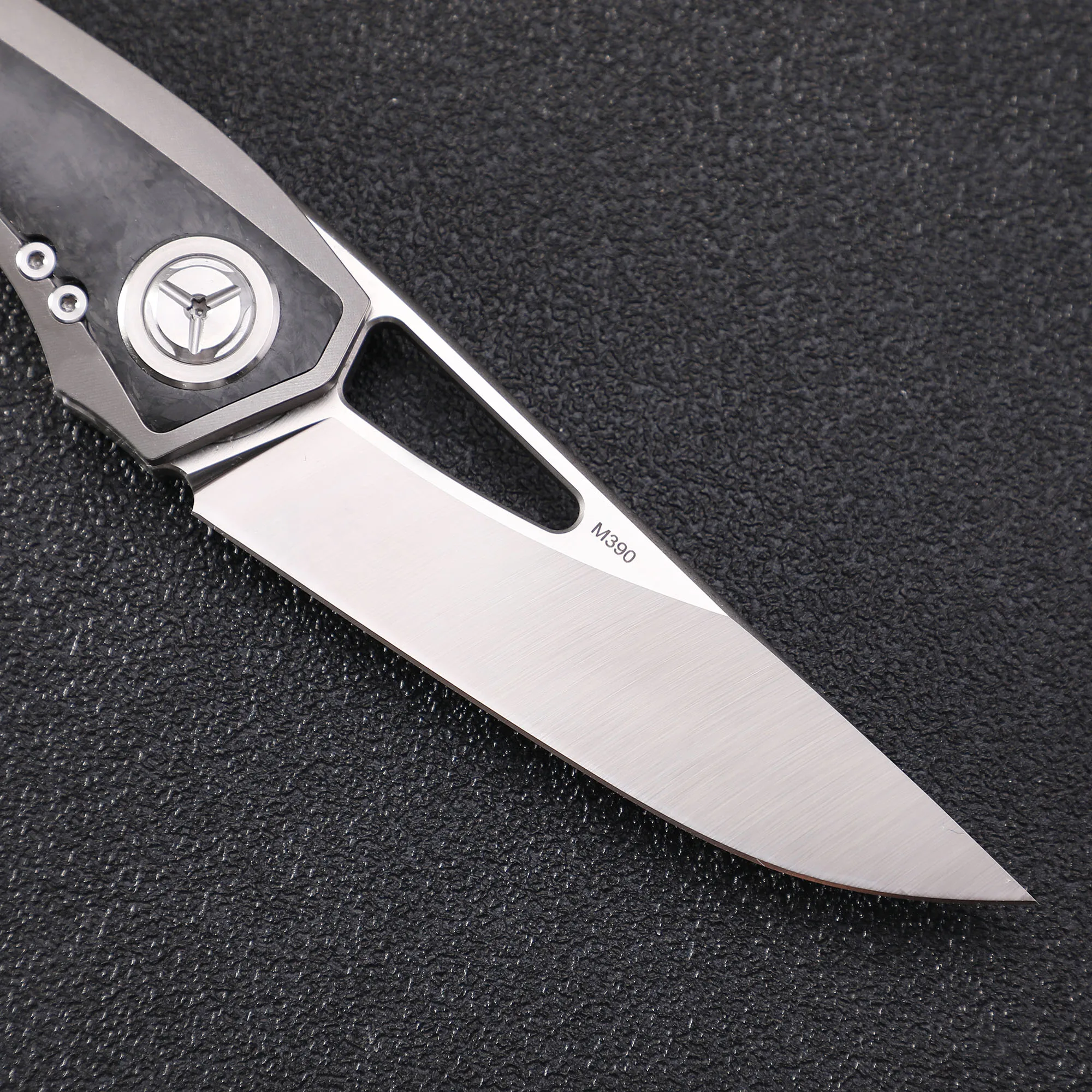 TwoSun TS186 Folding Knife Pocketknife M390 Steel Satin Blade Titanium +Carbon Fiber Handle Outdoor Camping Hunting EDC Tools 4