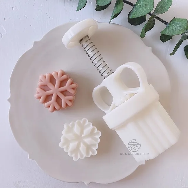 창의적인 월병 프레스 몰드로 축제 분위기 가득한 맛있는 간식 만들기