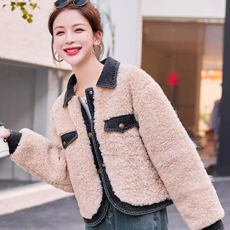 2024 New Winter European Short Fragrant Style Imitation Lamb Wool Coat Temperament Spliced Denim Particle Fleece Thick Jacket large women s lamb wool jacket women s winter cotton jacket women s korean 2023 new short lamb wool cotton jacket women