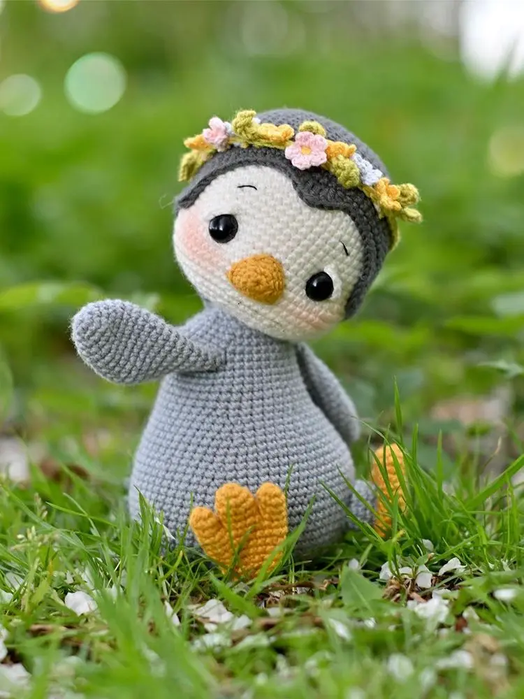 

Woolen Crochet Cute Little Doll Hand Woven Little Penguin To Relieve Boredom Hand Made DIY Material Bag Gift for Girlfriend