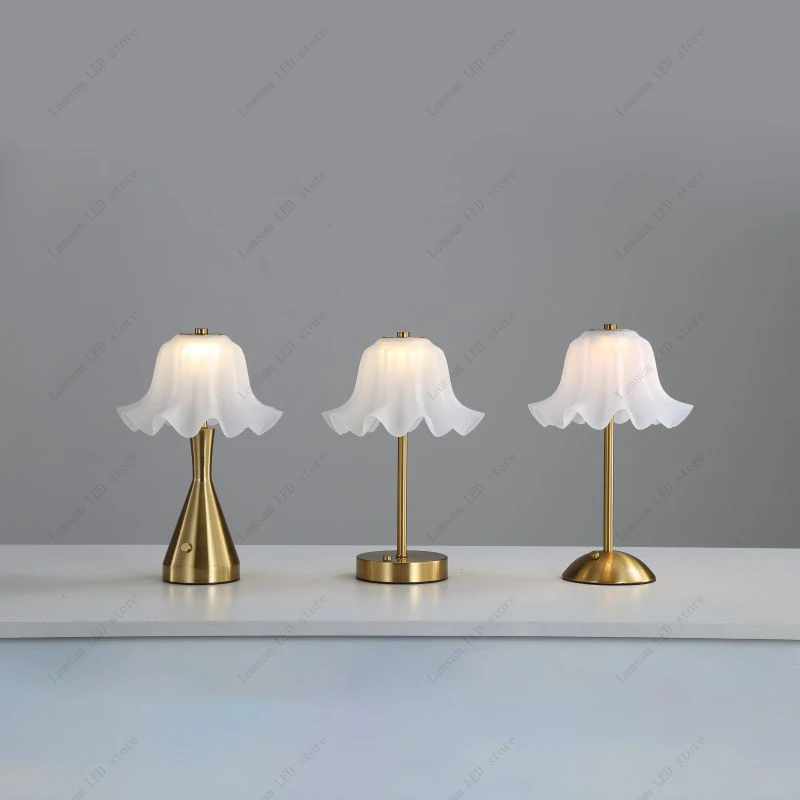 LED Wireless Flower Lamp Touch-sensing USB Rechargeable Portable Decorative Brass Desk Light Dimmable Tricolored Reading Light