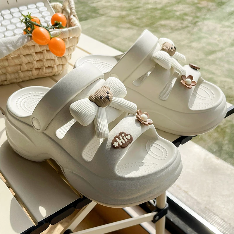 صنادل نسائية بكعب منصة لصيف 2025 شباشب فاخرة مصممة...