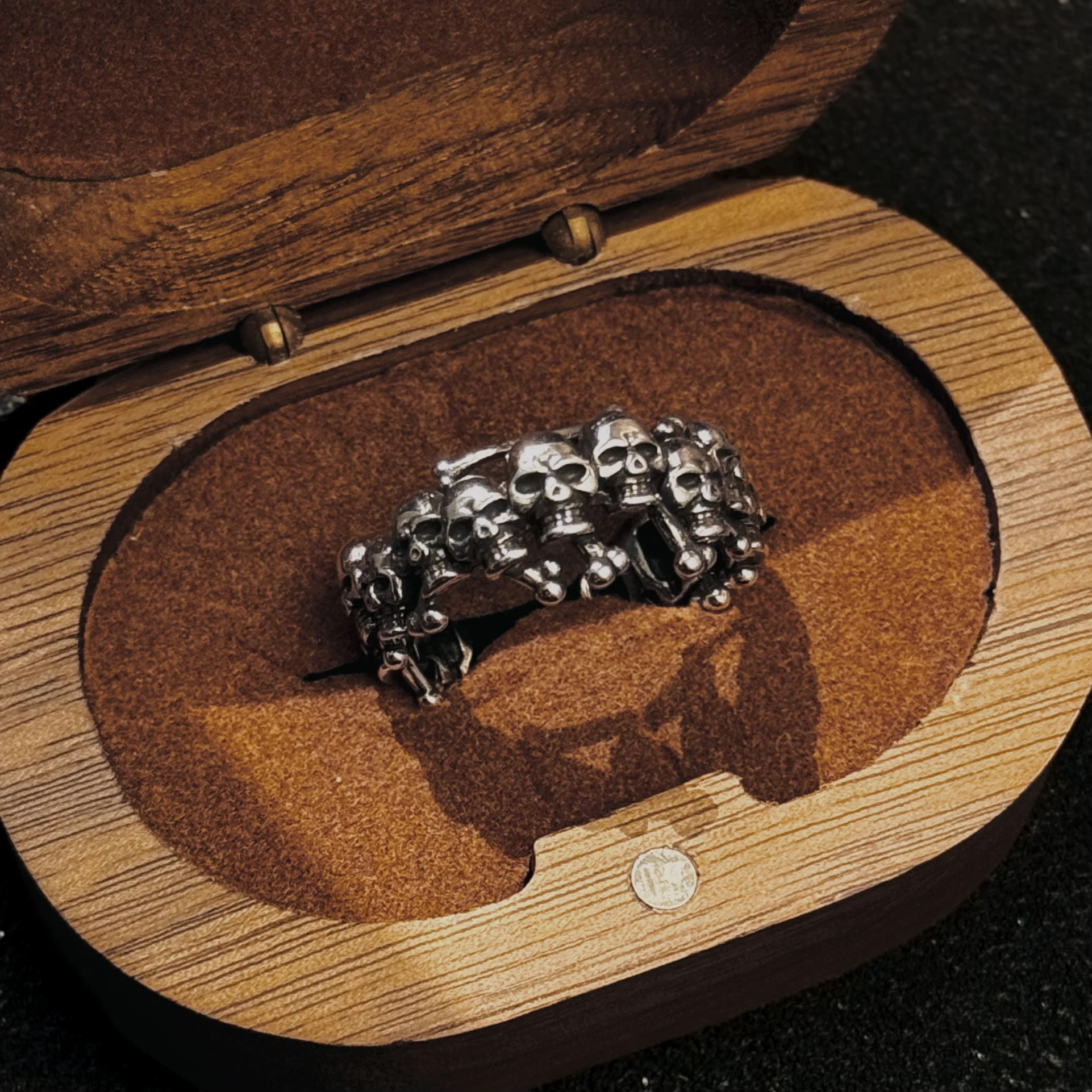 Retro „Ossuary“ Totenköpfe, verstellbarer offener Ring für Männer und Frauen, versilbertes Kupfer, Punk, Gothic, edgy, Schmuckzubehör, cooles Geschenk – Detail 9
