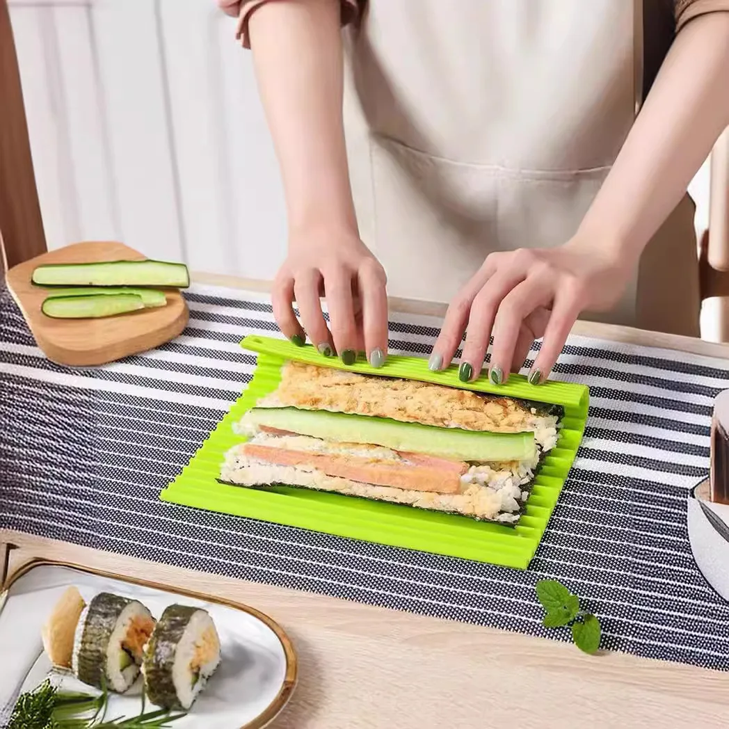 Silicone Hand Roll Sushi Rolling Curtain Bamboo Imitation Japanese Sushi Rolling Tool Easy To Clean No Mildew Mat Portable sushi rolling tool