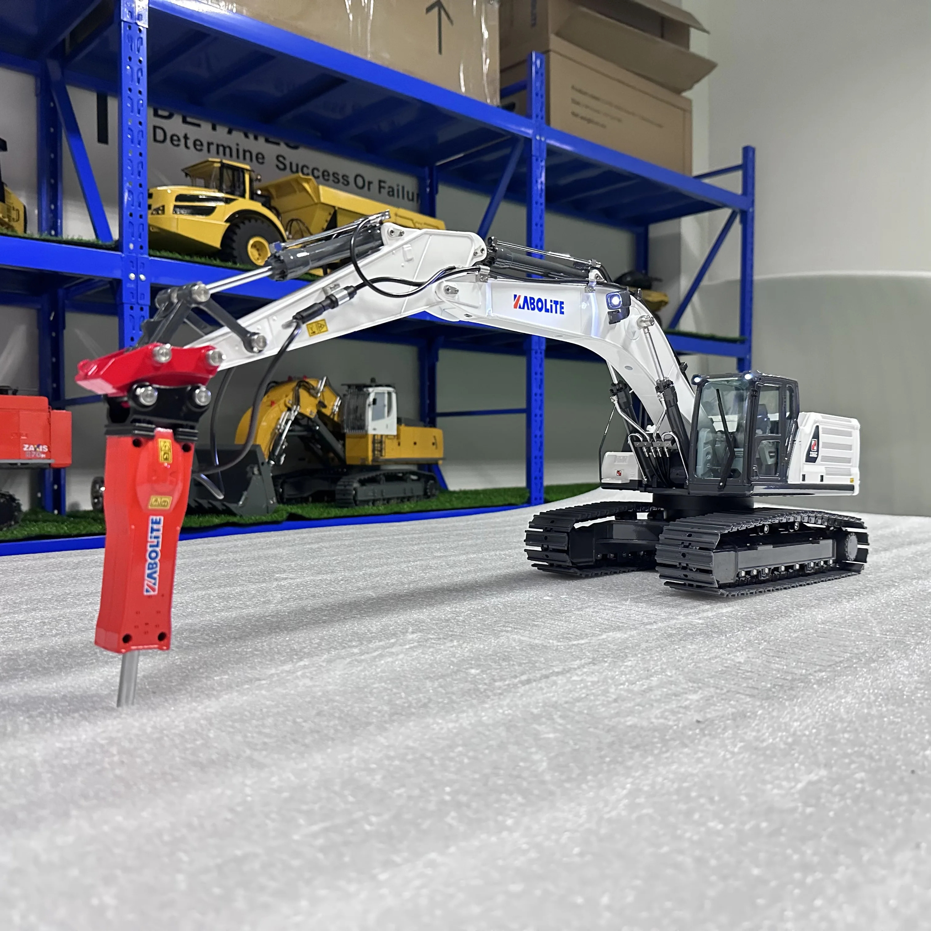 S756b66fe54024b24a966766a34fa35f5j KABOLITE RC 1/18 K966 ładowarka 336GC koparka hydrauliczna K960 ciężarówka hydrauliczna zabawki dla chłopca modelu maszyn budowlanych