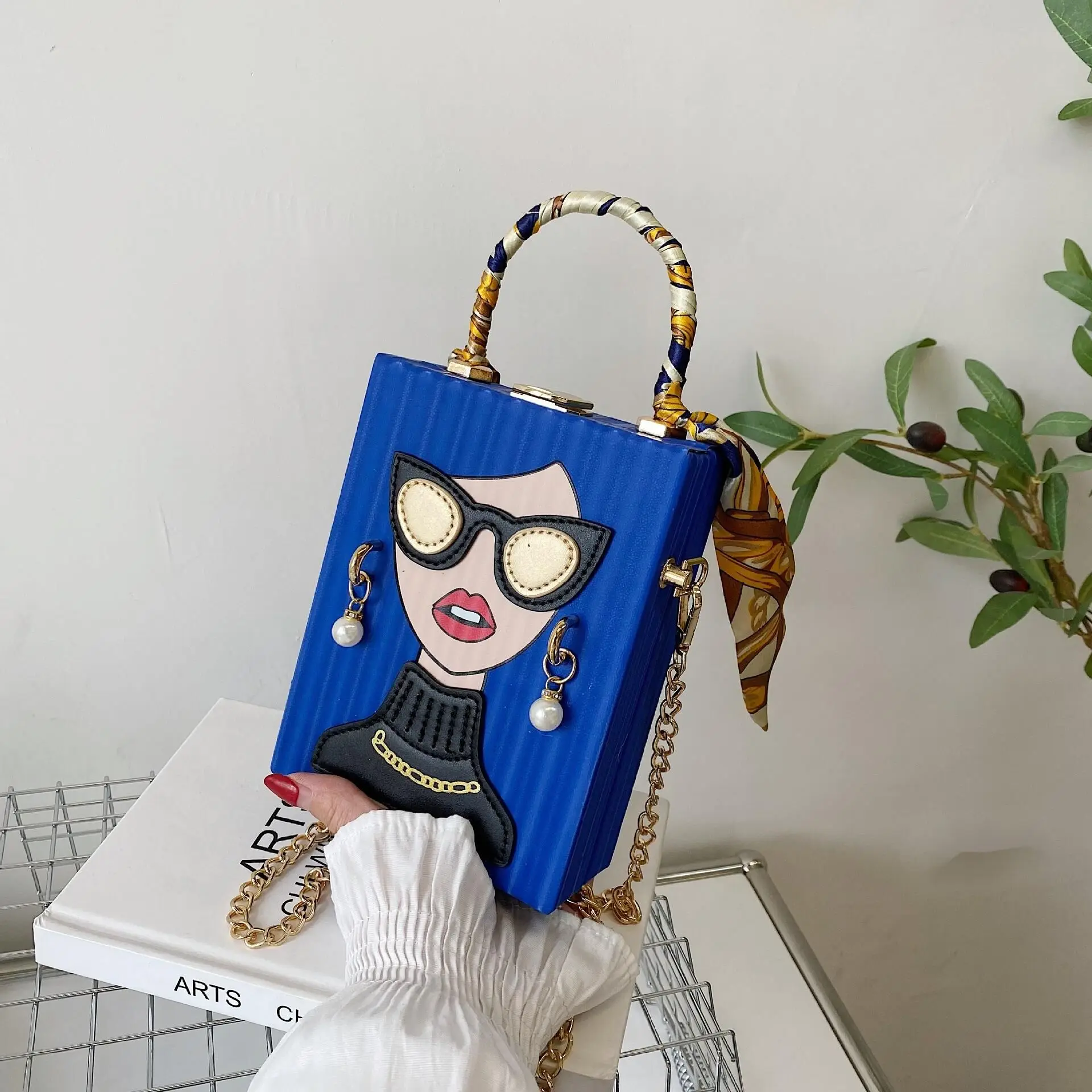 Damen Umhängetasche In Boxform Graffiti Retro Handytasche Kette_voghion.com