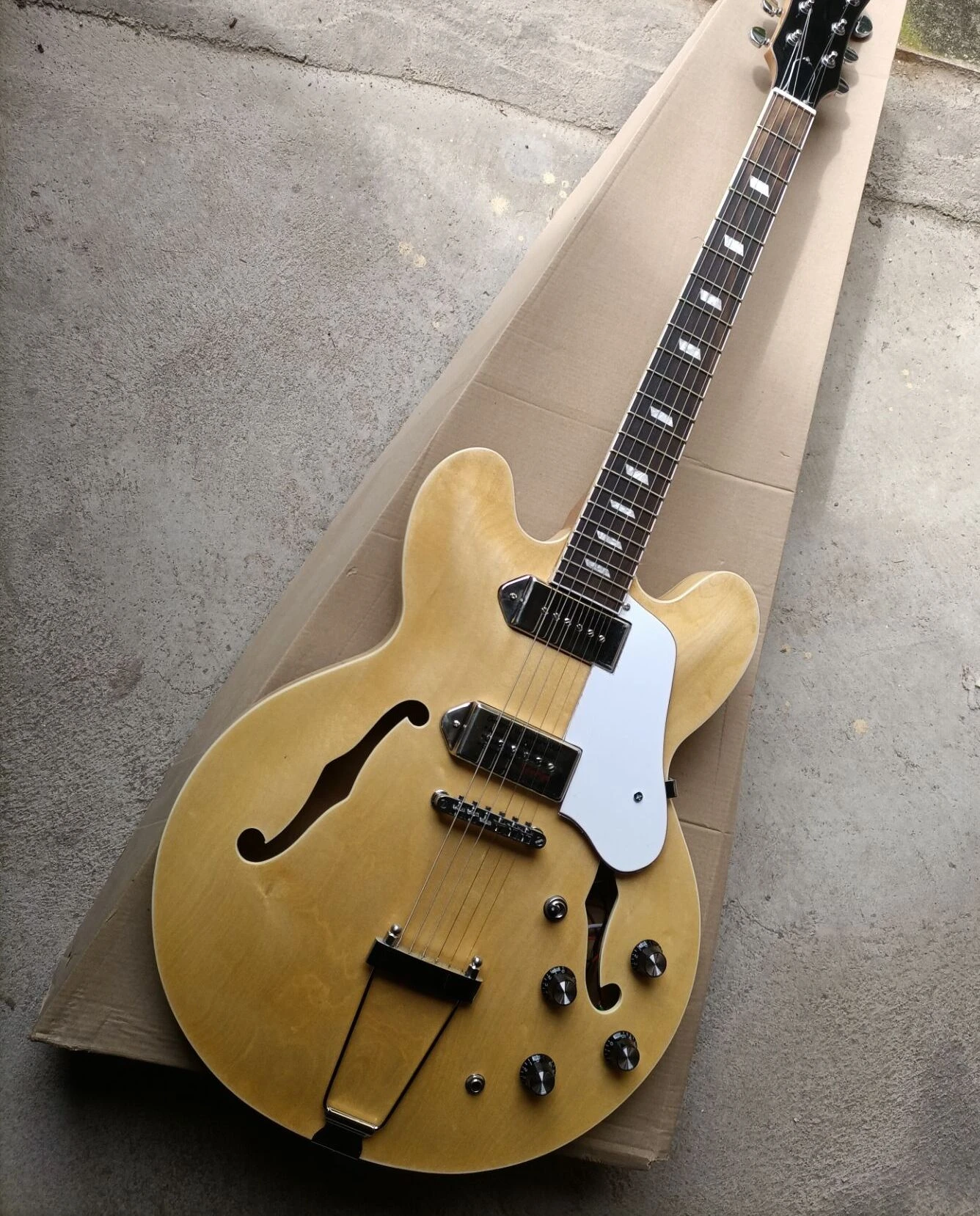 Free Shipping Epi 335 Electric Guitar Double Cutaway Casino Jazz