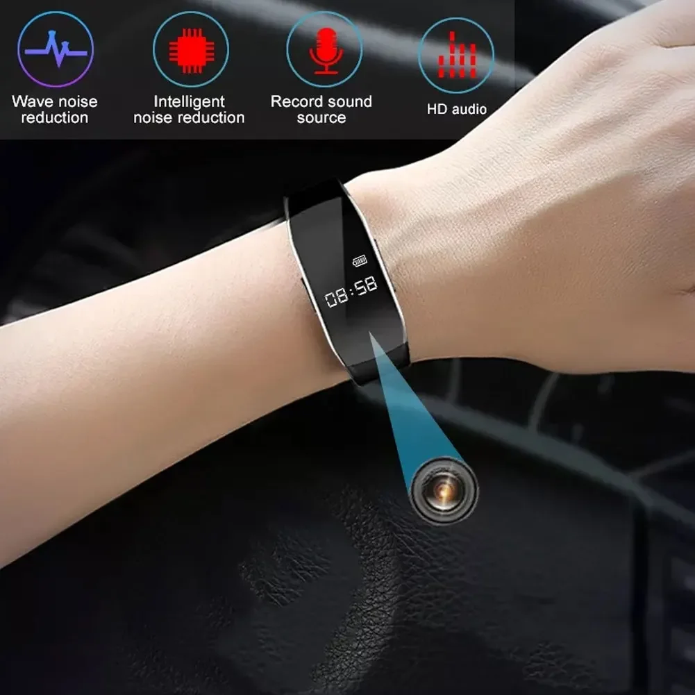 Predný pohľad na náramok mini kamerových hodiniek