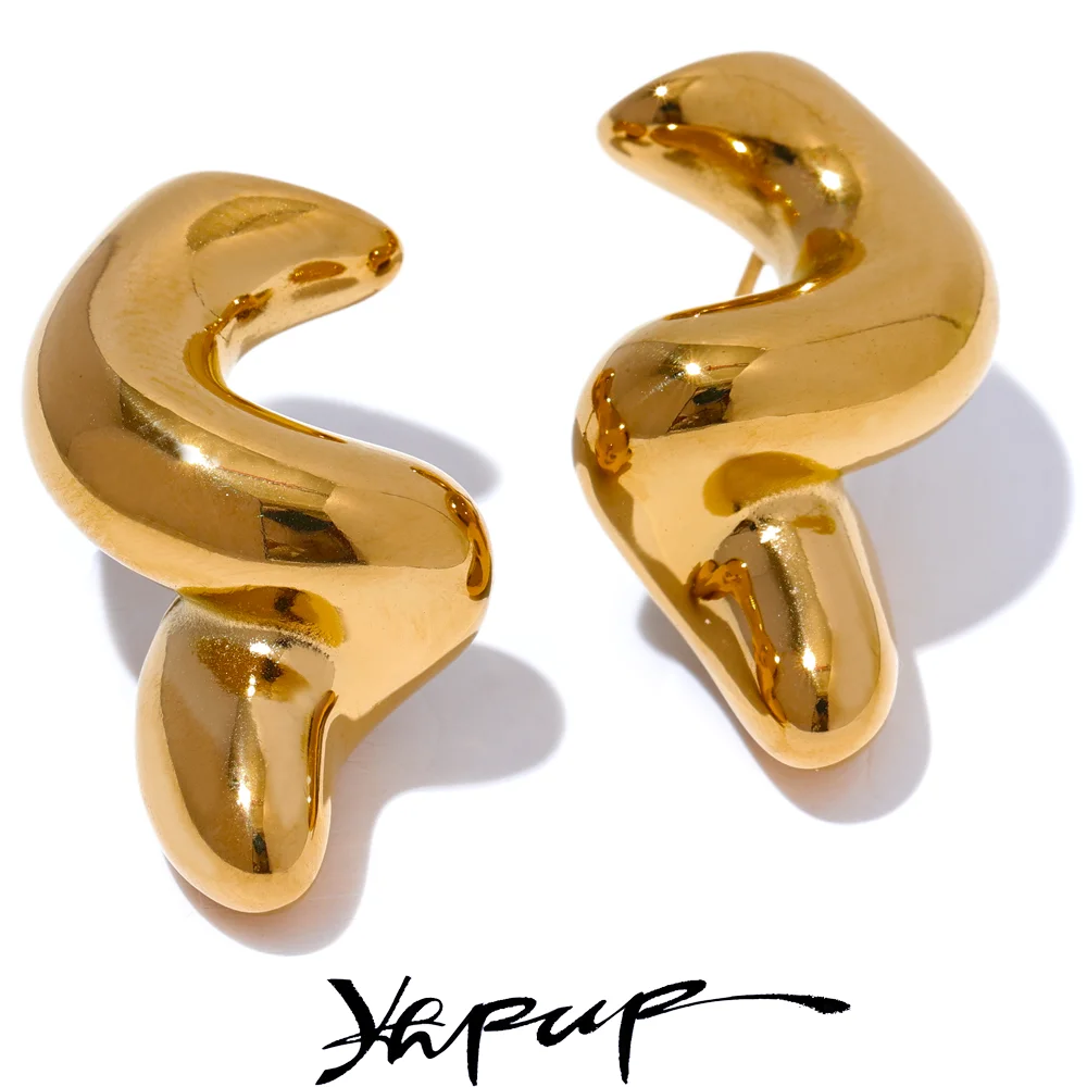 YhpupStatementStainlessSteelMetalCastTwistedGeometricStud