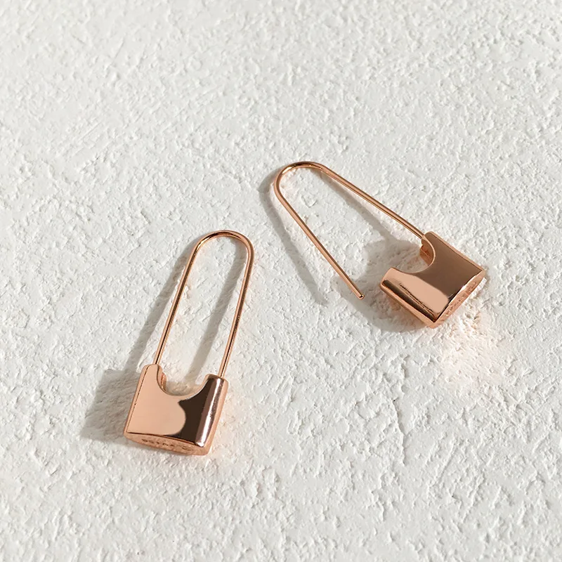 European and American Personalized Retro Pin Lock Earrings