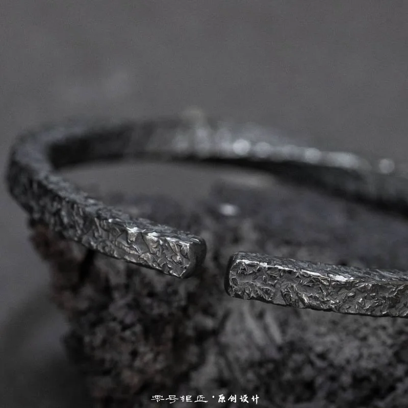 Original Mobius bracelet men's personality retro high sense bracelet light luxury black original couple opening gifts [Wu Teng]