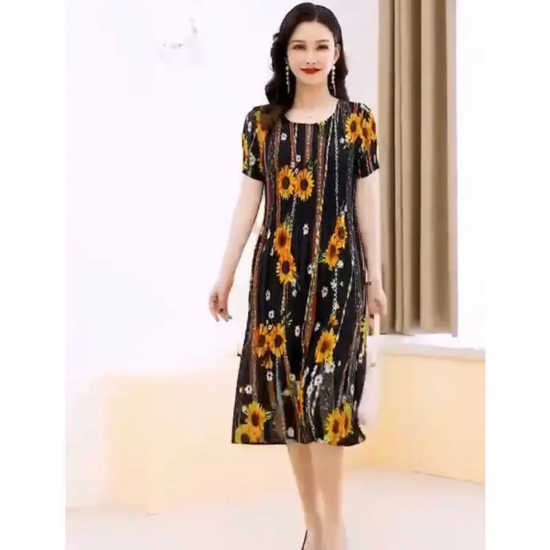 

Casual Chrysanthemum Round Neck Pullover Versatile Dress 2023 Summer New Pleated Dress Loose Short Sleeve Mid length Dress