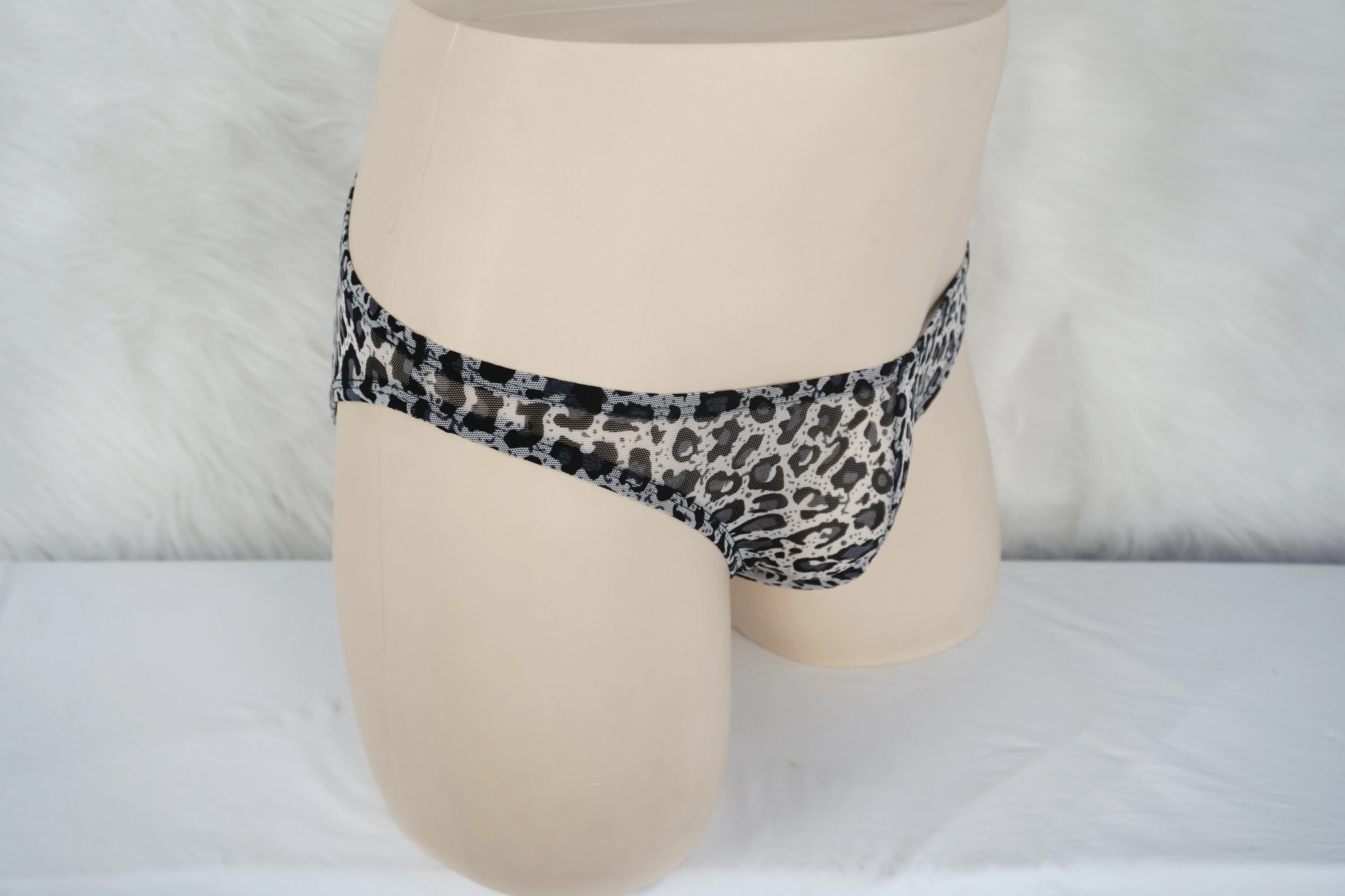 Free delivery of new leopard print transparent underwear sexy underwear