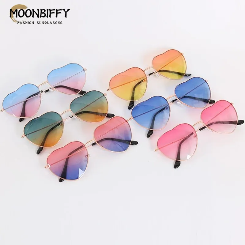 Occhiali da sole vintage a forma di cuore Montatura in metallo Occhiali da donna da uomo Designer di marca Moda Lenti carine Occhiali da guida MTB_voghion.com