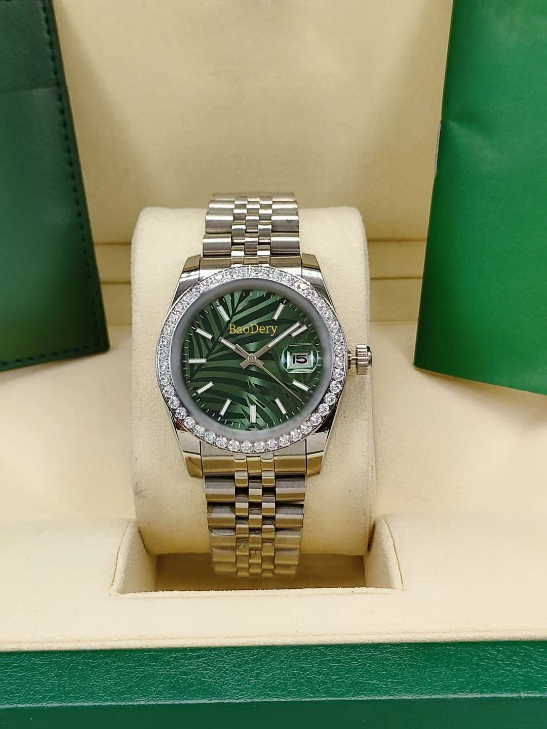 Trendy 2024 Watch for Women, 36mm, Palm Leaf Dial, and Diamond Dial - A Unique Timepiece for the Fashionista