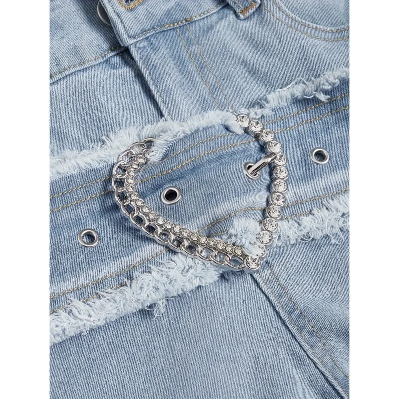 Jean pour femme en denim extensible avec broderie cœur et ourlet irrégulier, coupe décontractée avec poches