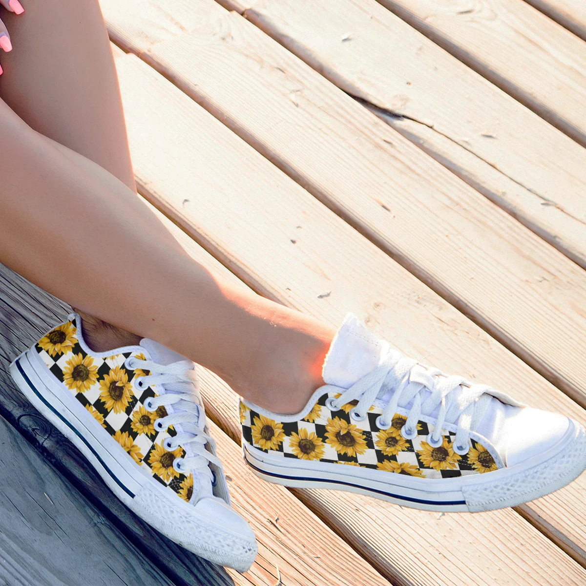 Women's Black White Checkboard Sunflower Canvas Shoes Low Top Flat Canvas Shoes Student Daily Sneakers Vulcanized Shoes