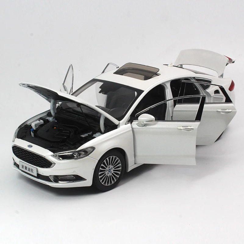 

Changan Ford New Mondeo 2017 1:18 Scale Alloy Car Model Collection Ornament Souvenir Die Casting Toys