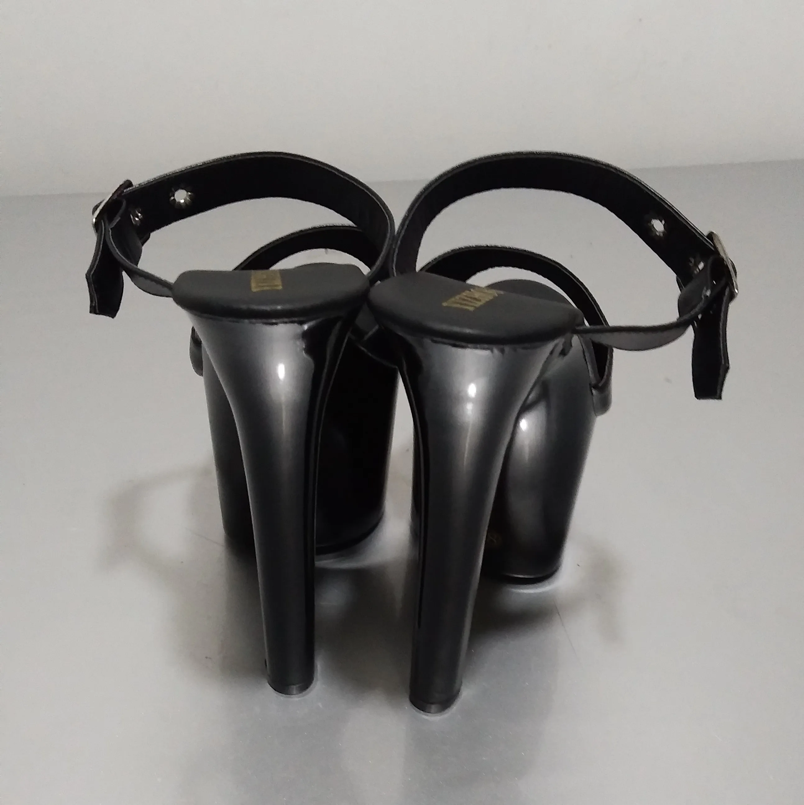 17cm Buckle Women's Slippers Gentle Women Sandals Popular Peep Toe High Heels Sexy 7 Inch Platform Exotic dance shoes