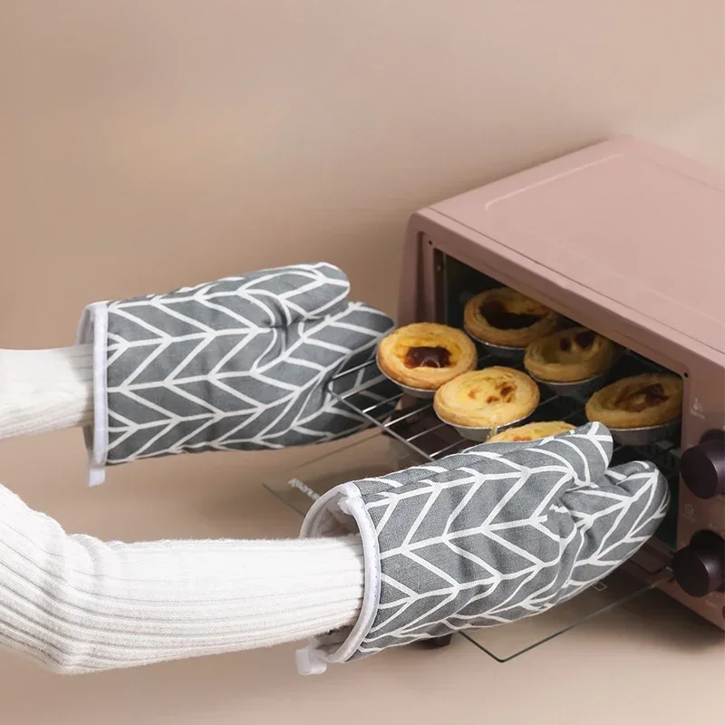 2 pieces Heat-Insulating Heat-Resistant High-Temperature Resistant Kitchen and Oven Gloves