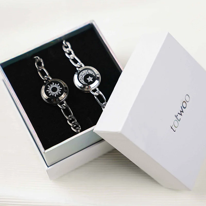 Smart Totwoo Couple Bracelet Totwoo Smart Matching Touch Bracelets - Main Image