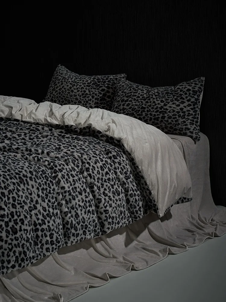 Leopard Plush Winter Bedding Set 5