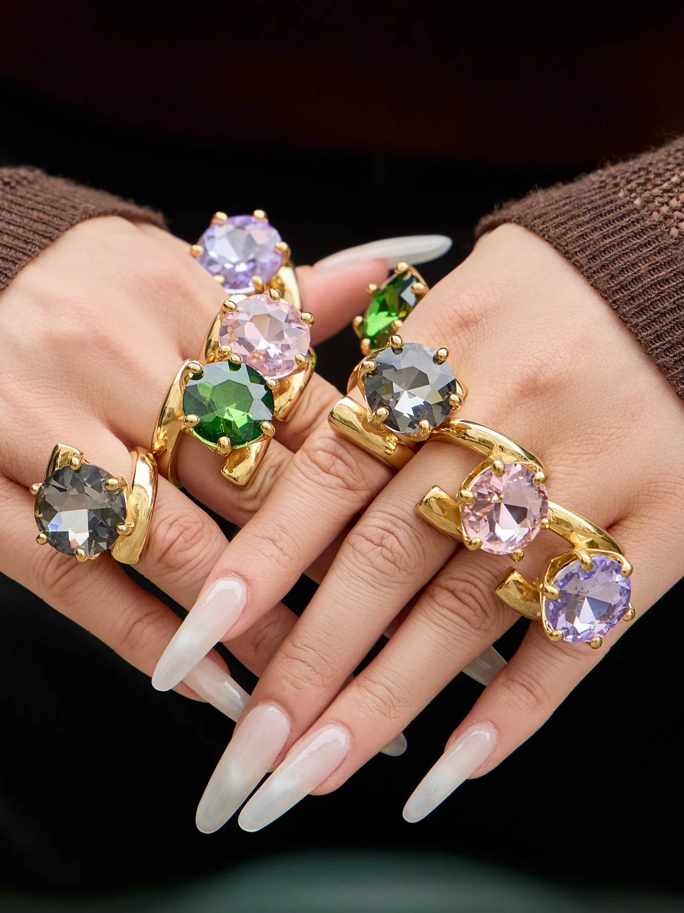 Funkelnde Große Zirkon-Ringe für Frauen 18k Vergoldeter Edelstahl-Ring Statement Spiral-Draht-Ringe Krappenfassung Edelstein-Ring – Detail 3