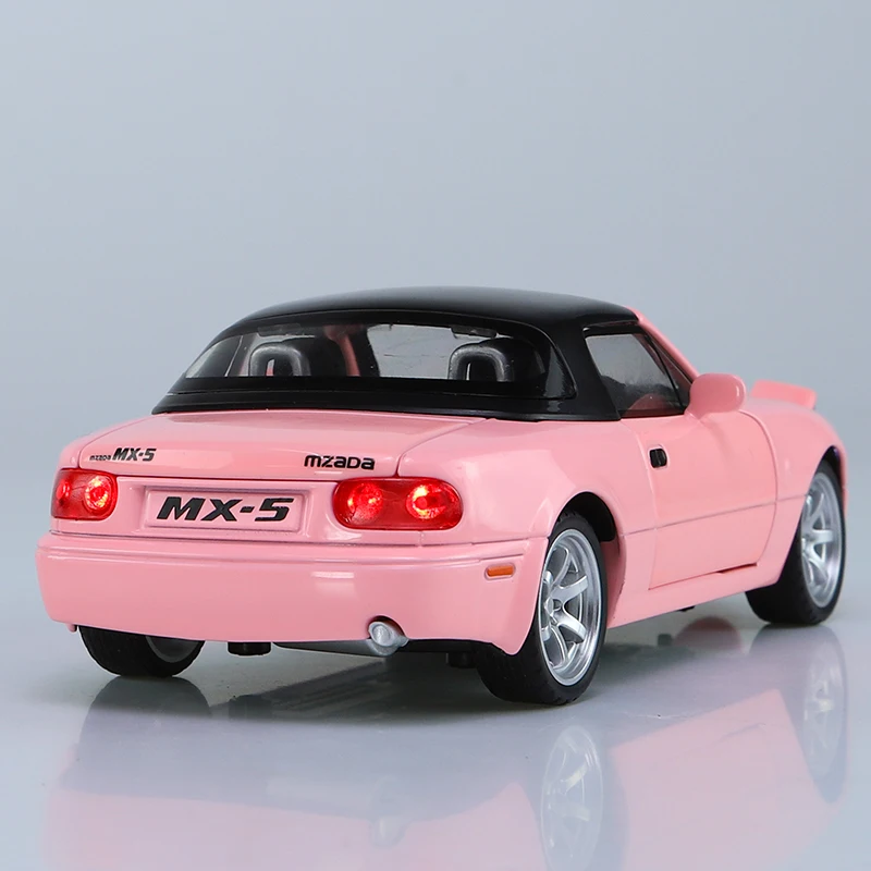 1:32 Mazda MX5 MX-5 Mazda RX7 합금 다이 캐스팅 장난감 자동차 모델 소리와 빛 뒤로 당겨 어린이 장난감 수집품 생일 선물