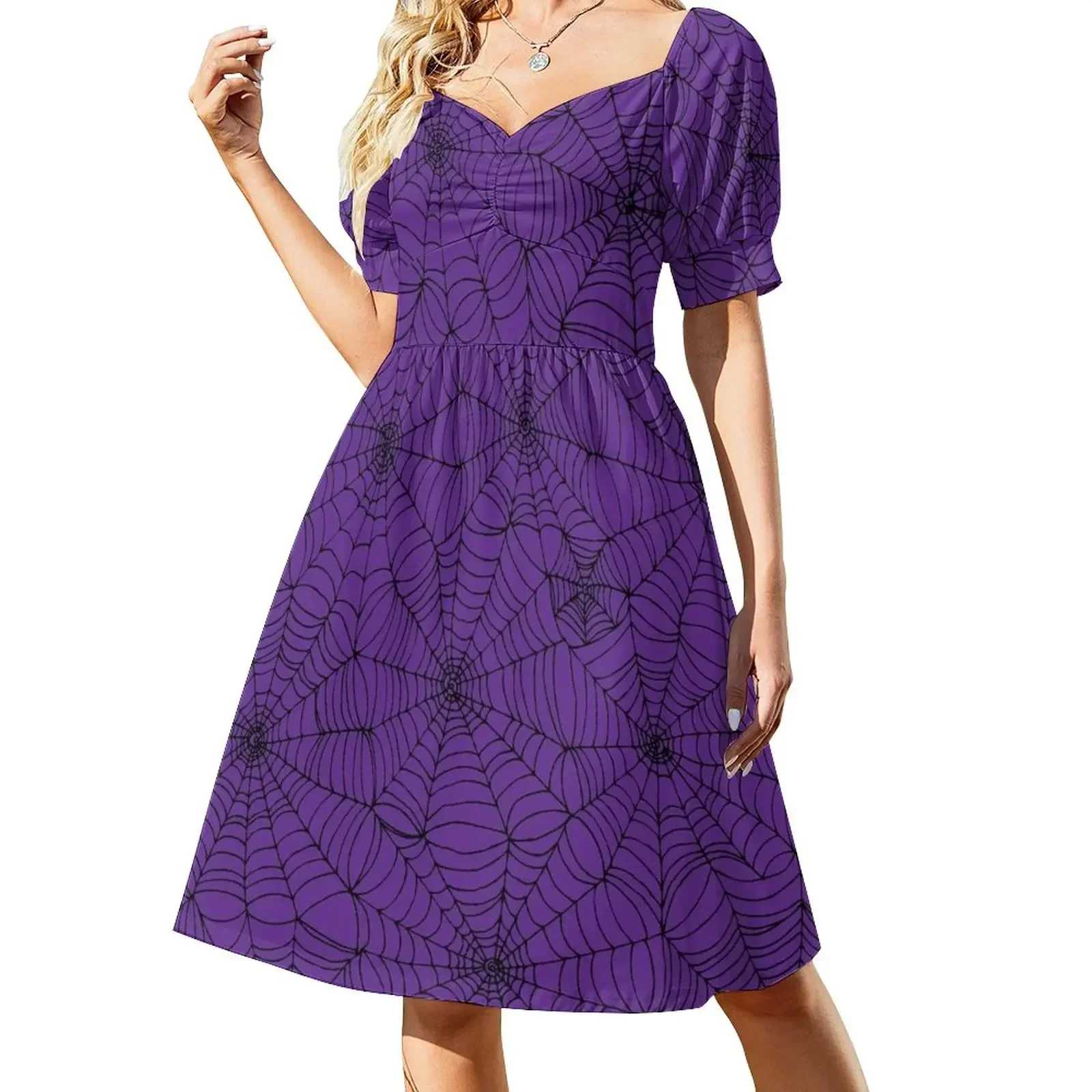 thumbnail image 1 of Patrón de telaraña - morado y negro - Patrón de Halloween de Cecca Designs Vestido de manga corta Vestido de lujo Vestidos largos, 1 of 8