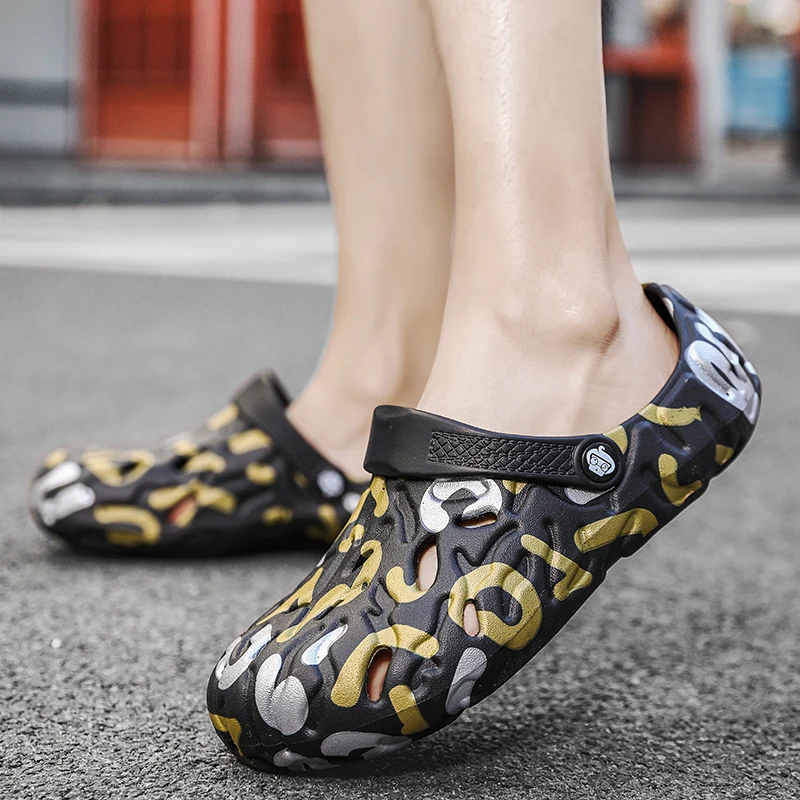 Men's Clogs Summer Shoes Men Slippers Breathable Non-slip Mules Male Garden Shoes Casual Beach Sandals Zapatos sandals clogs