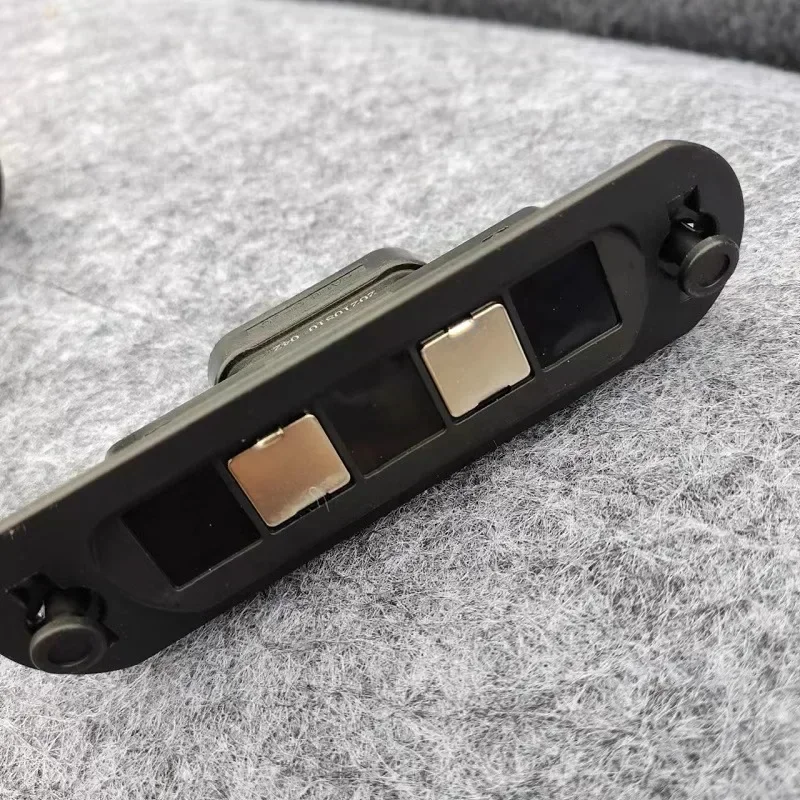 For iveco Door light switch Ousheng central control Door positive negative contact switch headlight switch,electromagnetic push button switch,power cord switch,wifi smart switches,rear door window switch,reverse light switch,gearshift position switch,temperature control switch