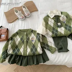2023 spring autumn kids baby girls boys cartoon bear top outwear - children plaid knitted embroidery sweater vest , toddler cute