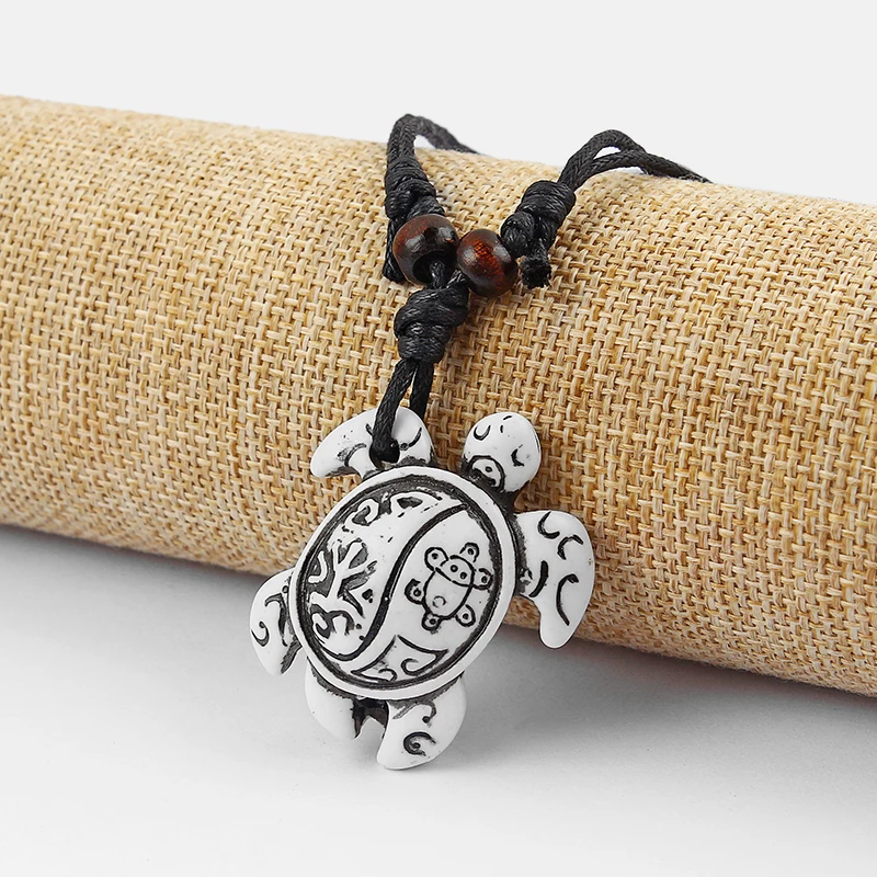 12pcs/lot Black White Sea Turtle Resin Pendant Necklace Faux Yak Bone Animals Charm Necklace Trend Jewelry Choker Wholesale