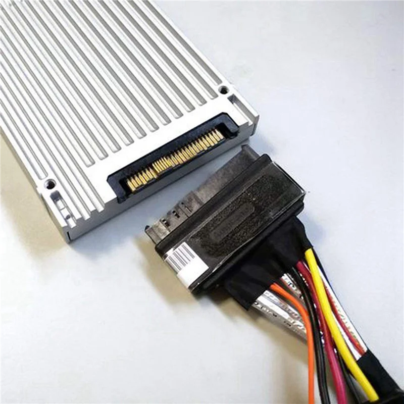  12G ̴ SAS HD - U.2 / SFF-8643 - SFF-8639 ̺ 0.5M_N34R