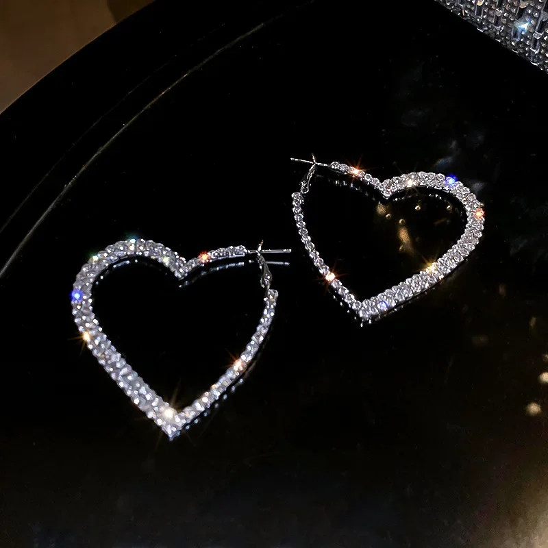 Shiny Full Crystal Rhinestones Heart Hoop Earrings for Women Girls Personality Banquet Earring Delicate Anniversary Jewelry Gift