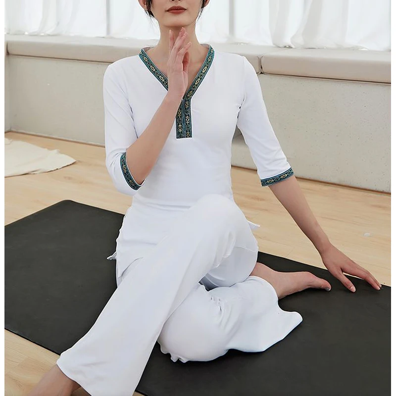 Traje de Yoga blanco bordado de buena elasticidad para mujer, Ropa