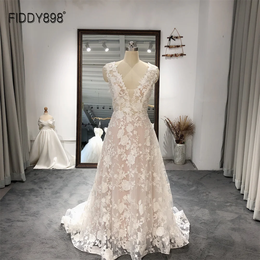 

FIDDY898 Simple V-neckline Sleeveless Wedding Dresses Elegant Lace Appliqued Zipper Back Bridal Gowns for Women QW01161