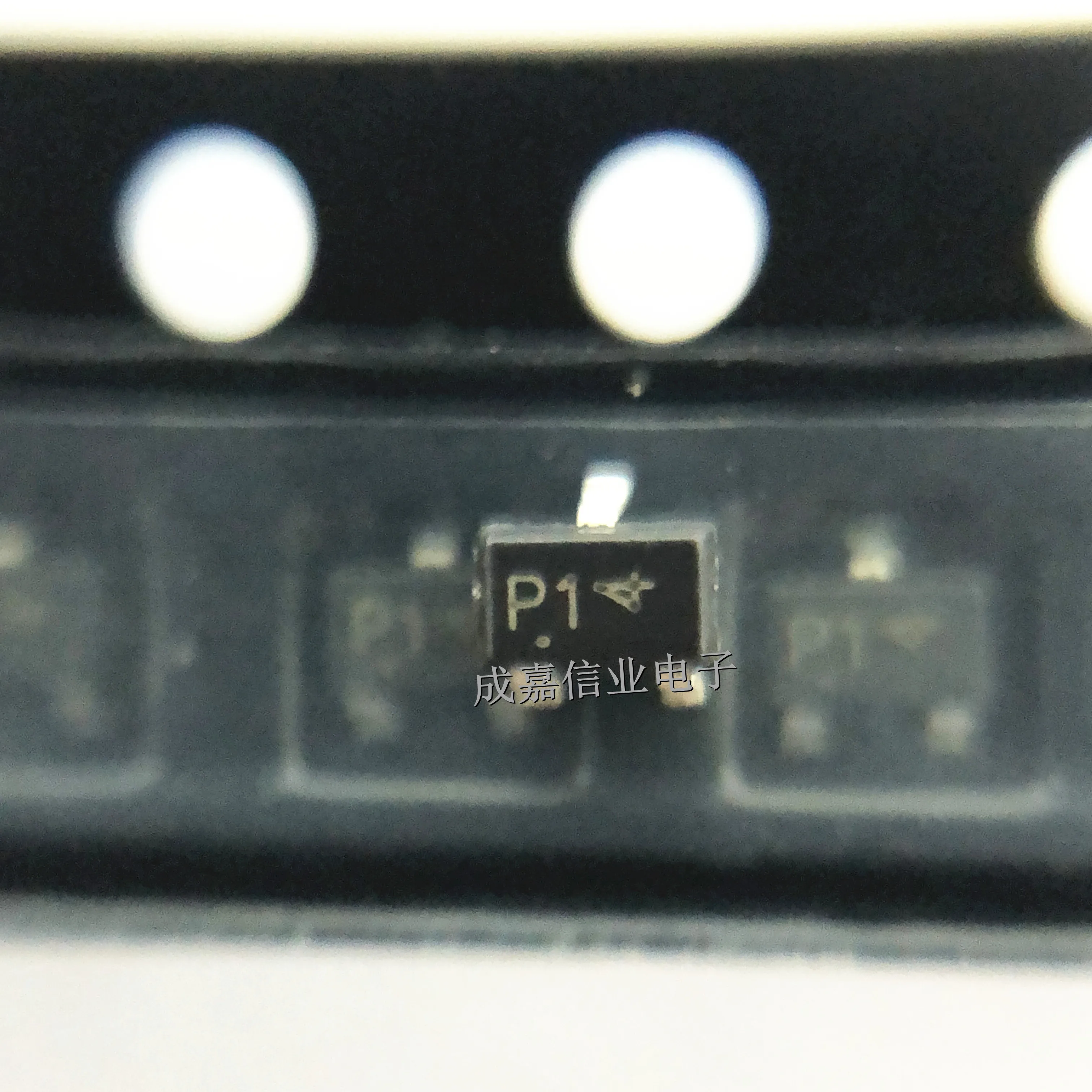 

100pcs/Lot MMBT2222AWT1G SC-70-3 MARKING;P1 Trans GP BJT NPN 40V 0.6A 150mW 3-Pin Operating Temperature:- 55 C-+ 150 C