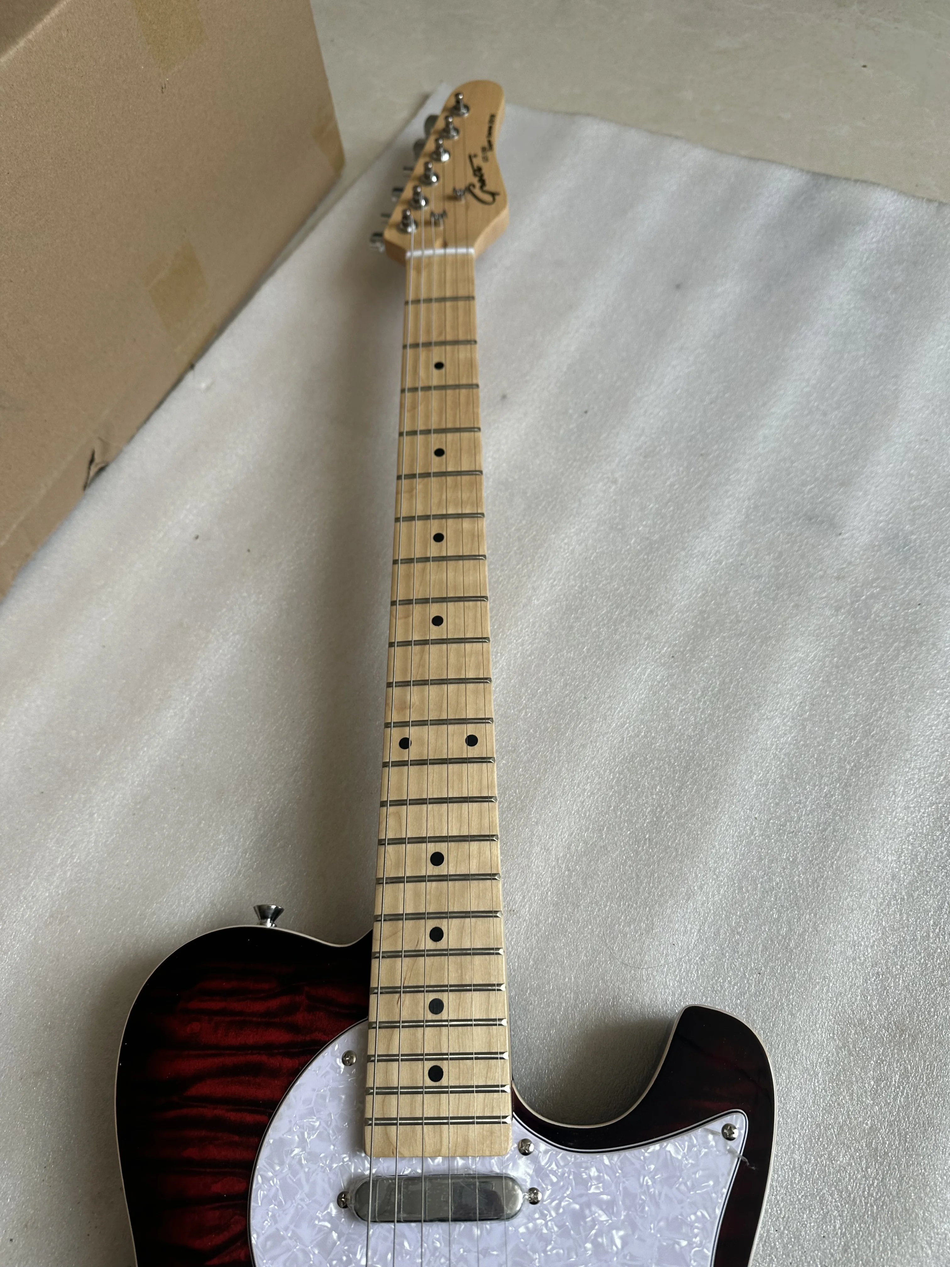 Electric Guitar 6 Strings Wine Color Body F hole Rosewood Fingerboard