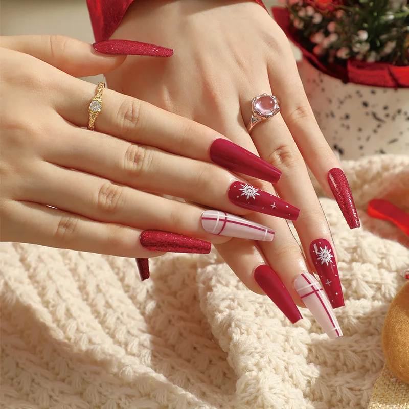 35+ Best DIY Christmas Nail Designs | Christmas nails acrylic, Diy christmas  nail designs, Mickey nails