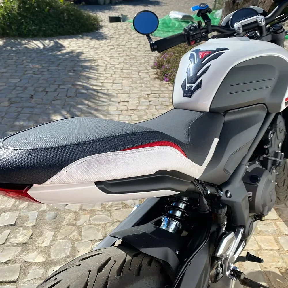 Motorcycle seat covers, compatible with Triumph Trident 660 21 22