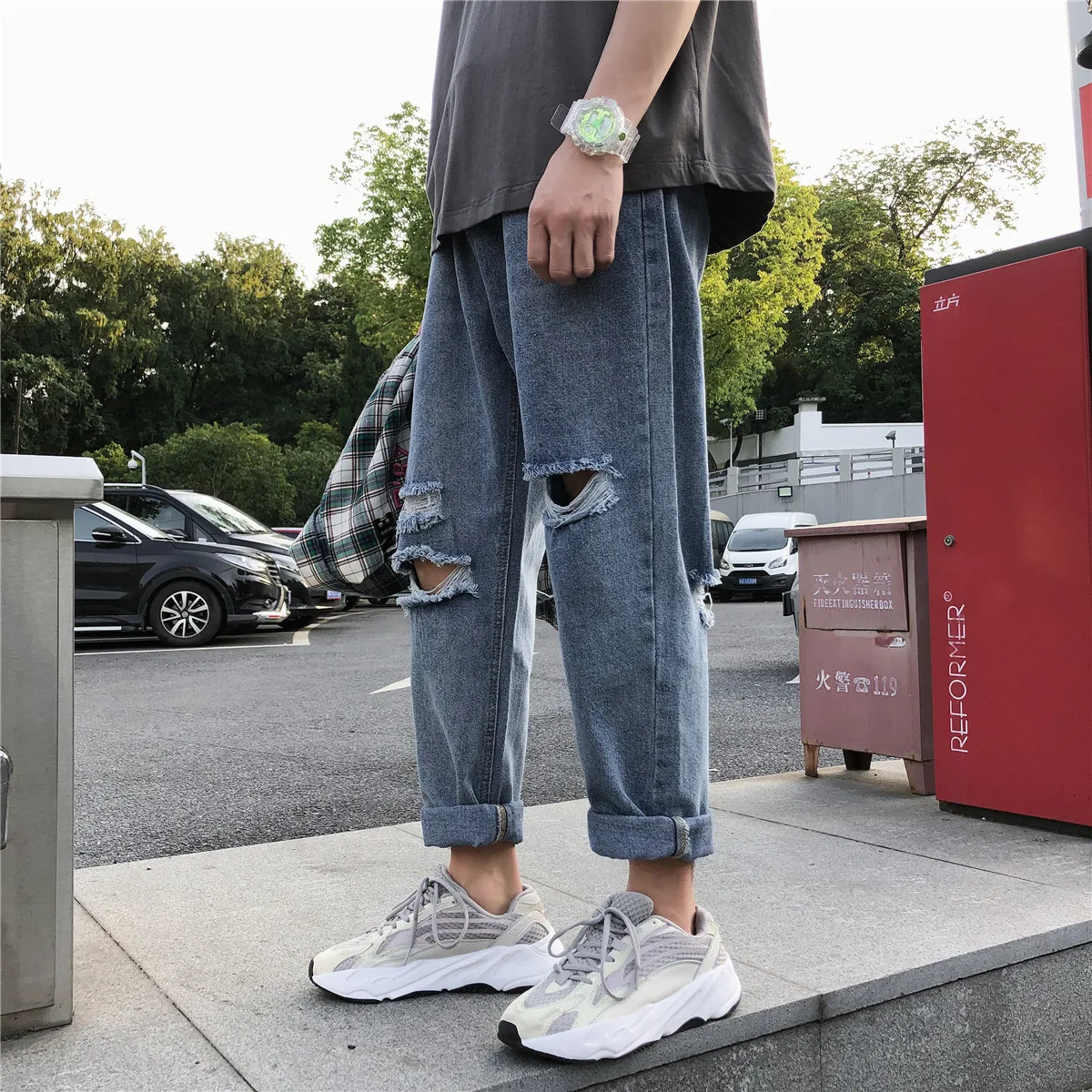 2024 Men Summer Fashion Korean Loose Straight Denim Pants Male Baggy Ripped Holes Jeans Mens Thin Ankle-length Trousers F196